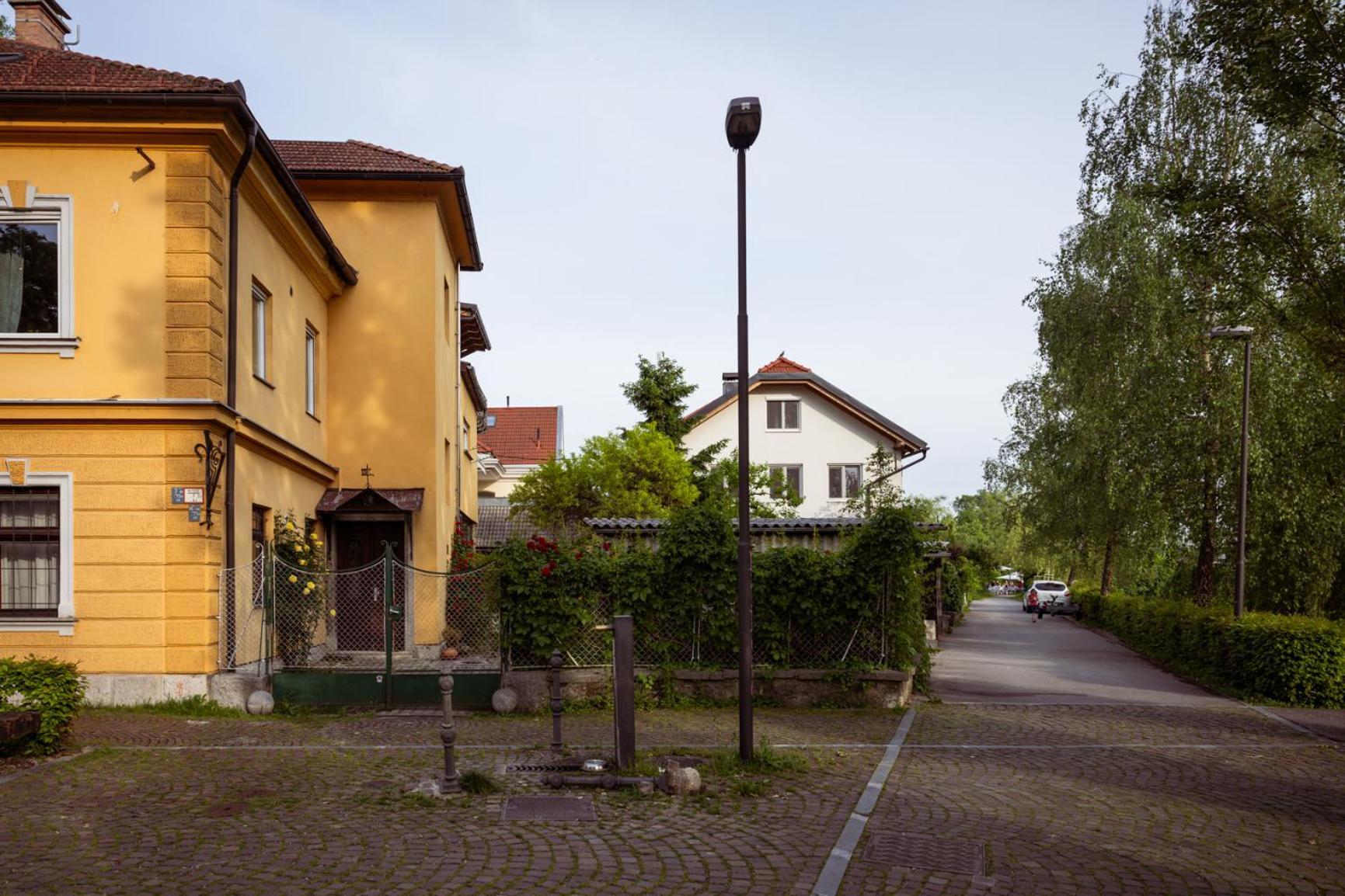 Riverview Residence-with Parking *